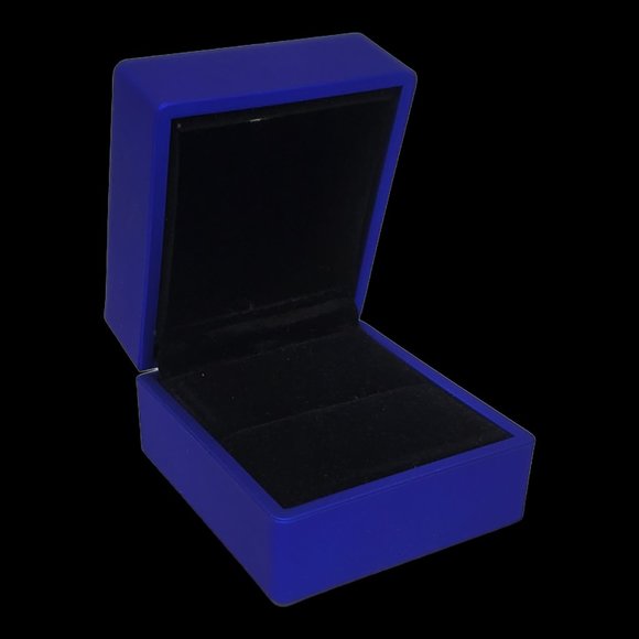 LED Lighted Engagement Ring Box. Sapphire Blue - Black Velvet - Picture 4 of 9